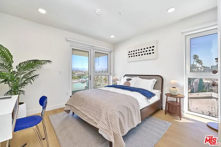 510 S Oxford Avenue 402, Los Angeles, California 90020