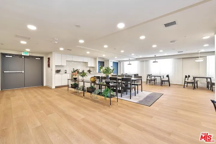 510 S Oxford Avenue 402, Los Angeles, California 90020