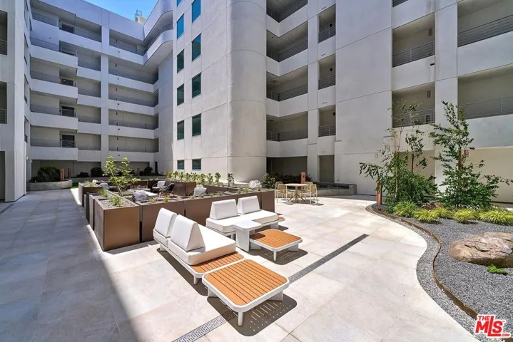 510 S Oxford Avenue 402, Los Angeles, California 90020