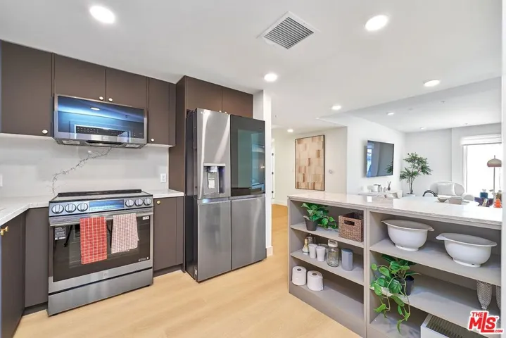 510 S Oxford Avenue 402, Los Angeles, California 90020
