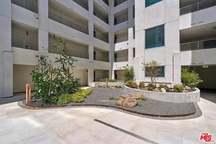 510 S Oxford Avenue 402, Los Angeles, California 90020
