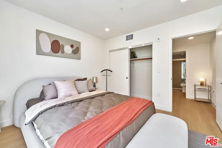 510 S Oxford Avenue 402, Los Angeles, California 90020