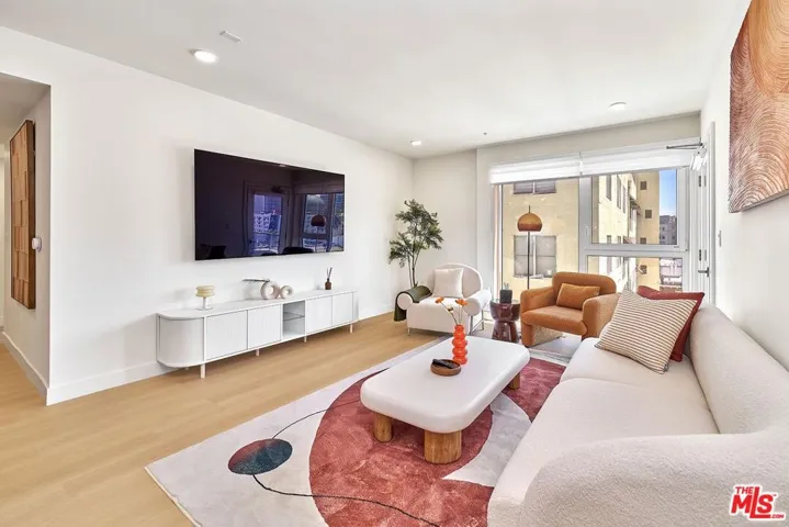 510 S Oxford Avenue 402, Los Angeles, California 90020