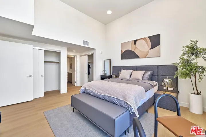 510 S Oxford Avenue 402, Los Angeles, California 90020