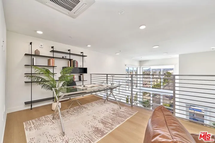 510 S Oxford Avenue 402, Los Angeles, California 90020