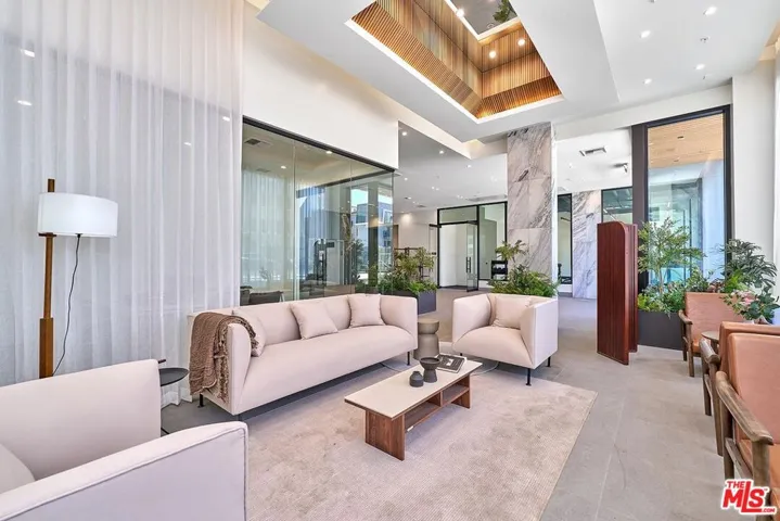 510 S Oxford Avenue 402, Los Angeles, California 90020