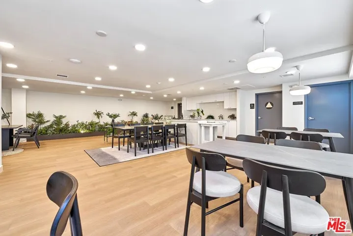 510 S Oxford Avenue 402, Los Angeles, California 90020