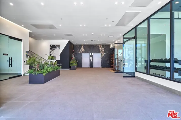 510 S Oxford Avenue 402, Los Angeles, California 90020