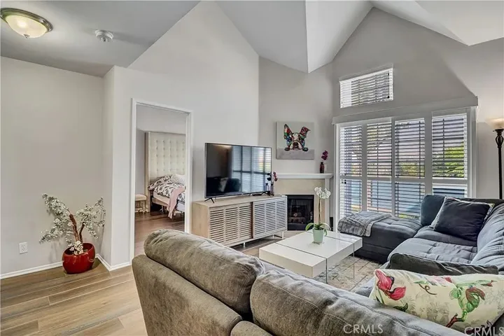 Living Room & Bedroom 2