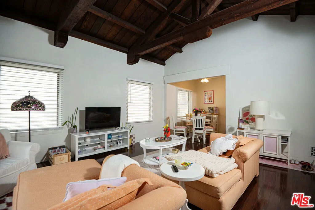 335 N Palm_Select Units have w