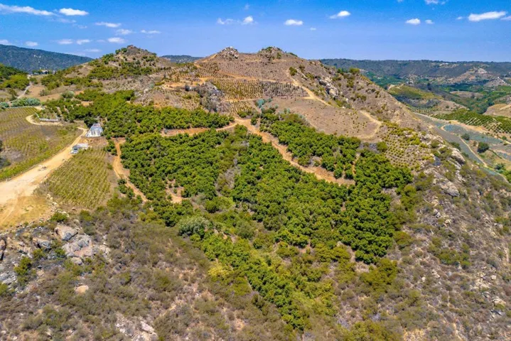 1 Los Gatos Road, Temecula, California 92590