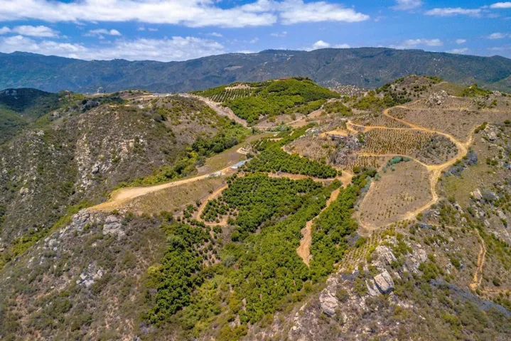 1 Los Gatos Road, Temecula, California 92590