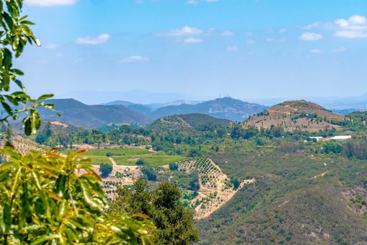 1 Los Gatos Road, Temecula, California 92590