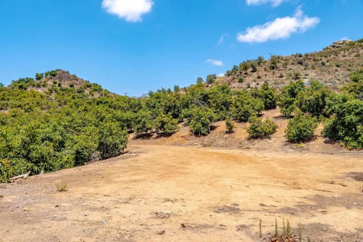 1 Los Gatos Road, Temecula, California 92590