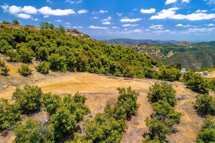 1 Los Gatos Road, Temecula, California 92590
