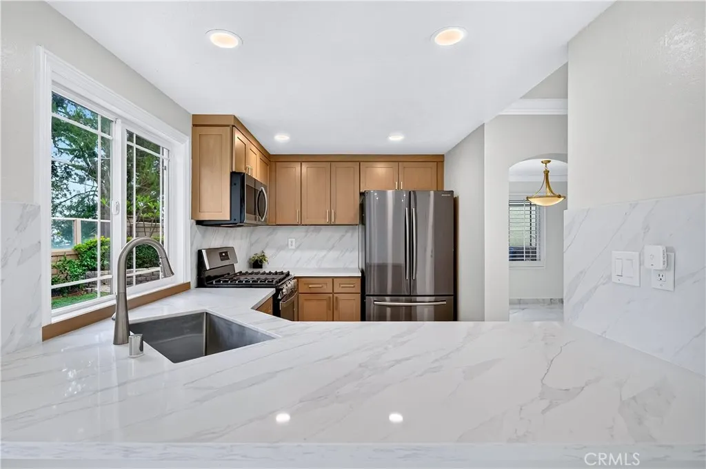 Island into kitchen