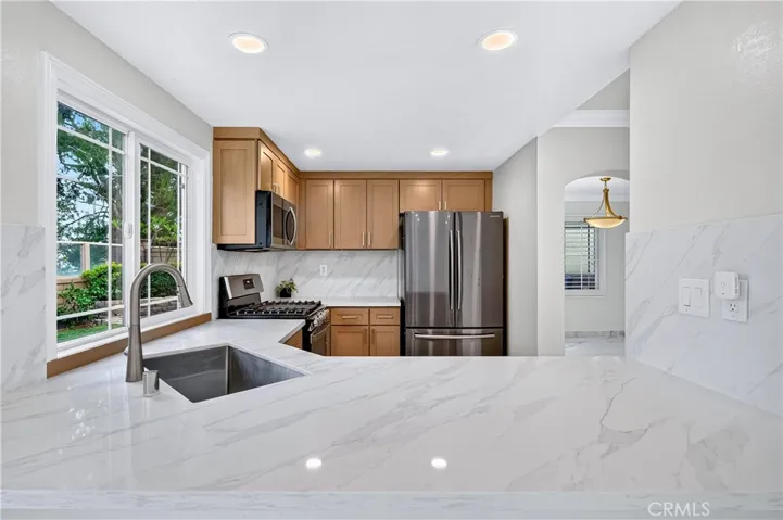 Island into kitchen