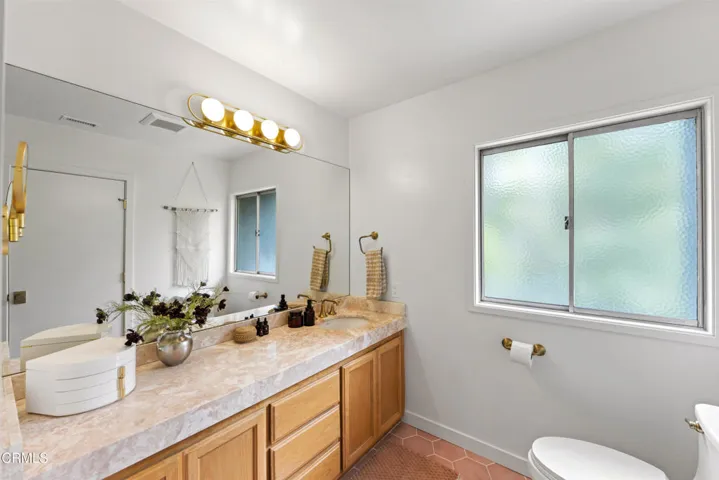 2046 Los Encinos Rd. MLS-52