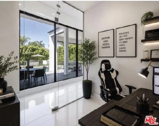 20141 Wells Drive, Woodland Hills, California 91364