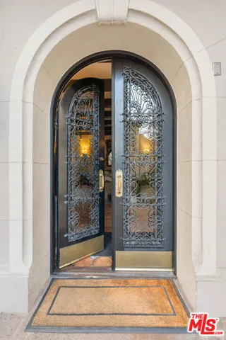 308 N Sycamore 102, Los Angeles, California 90036
