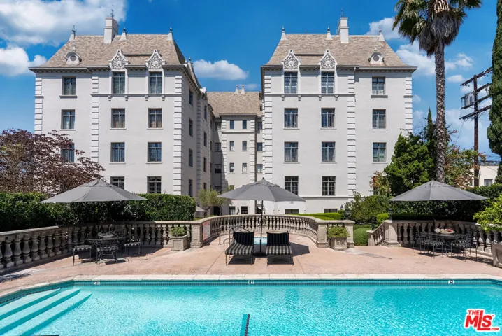 308 N Sycamore 102, Los Angeles, California 90036