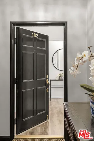 308 N Sycamore 102, Los Angeles, California 90036