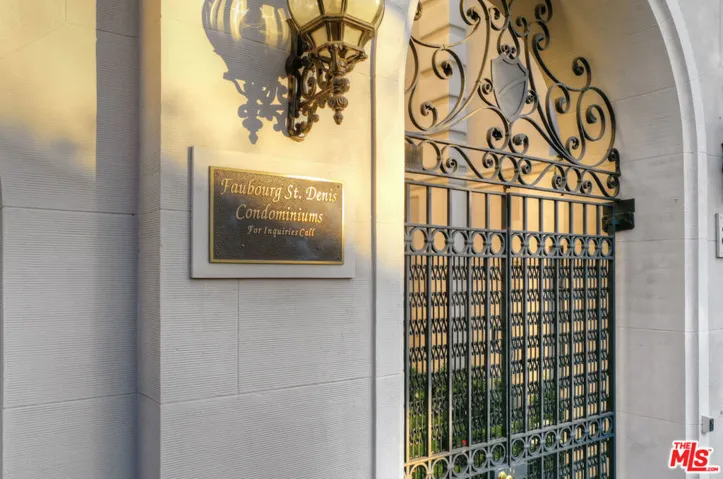 308 N Sycamore 102, Los Angeles, California 90036