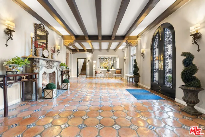308 N Sycamore 102, Los Angeles, California 90036