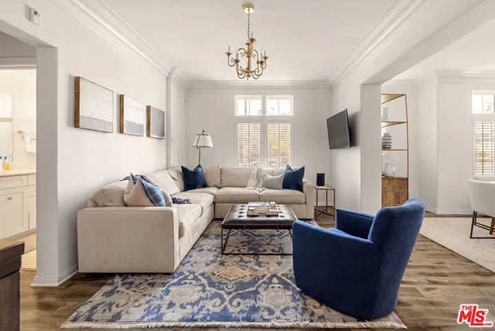 308 N Sycamore 102, Los Angeles, California 90036