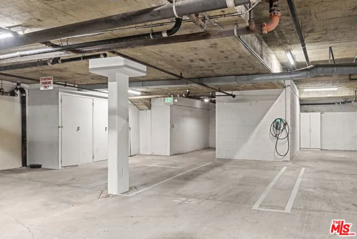 308 N Sycamore 102, Los Angeles, California 90036
