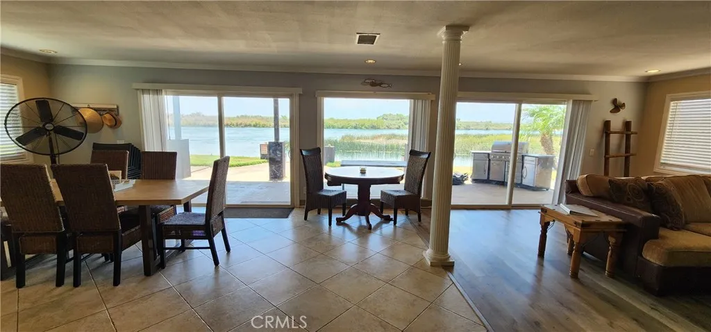 Panoramic river views from every angle