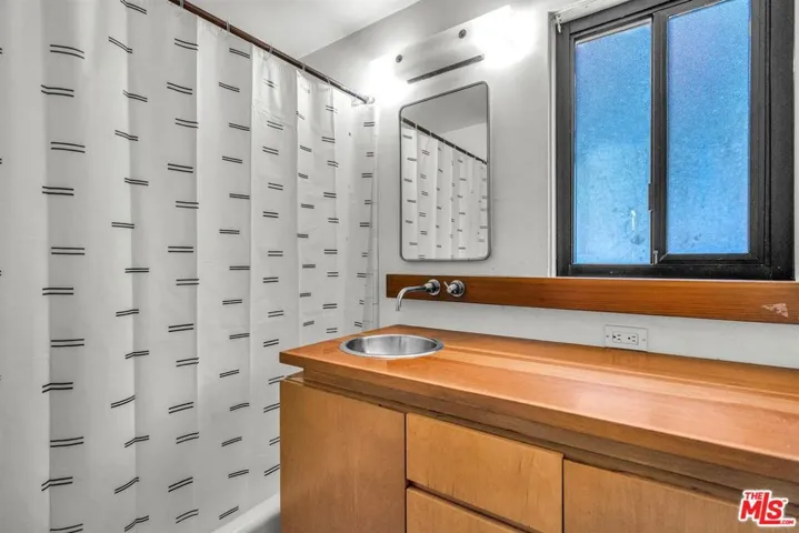 8630 Skyline Drive, Los Angeles, California 90046