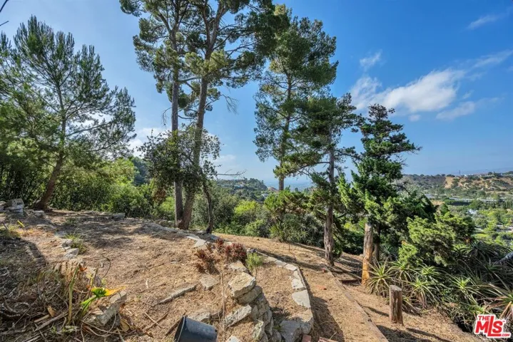 8630 Skyline Drive, Los Angeles, California 90046