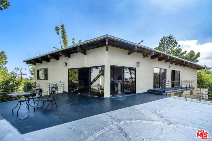 8630 Skyline Drive, Los Angeles, California 90046