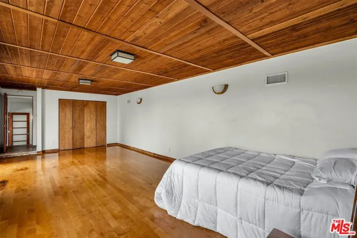 8630 Skyline Drive, Los Angeles, California 90046