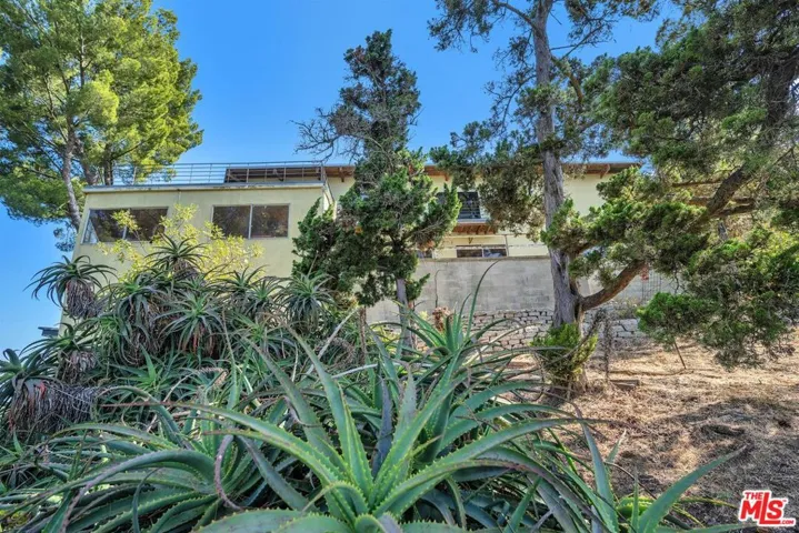 8630 Skyline Drive, Los Angeles, California 90046