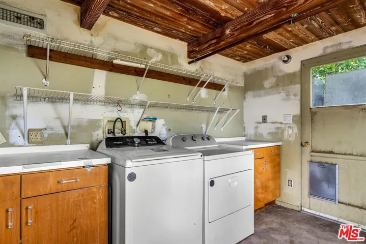 8630 Skyline Drive, Los Angeles, California 90046