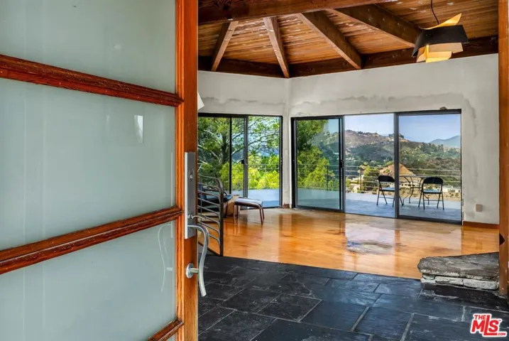 8630 Skyline Drive, Los Angeles, California 90046