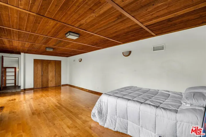 8630 Skyline Drive, Los Angeles, California 90046