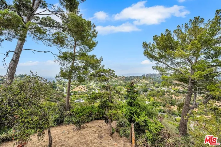 8630 Skyline Drive, Los Angeles, California 90046