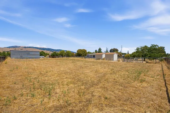 1135 Manning Court, San Martin, California 95046