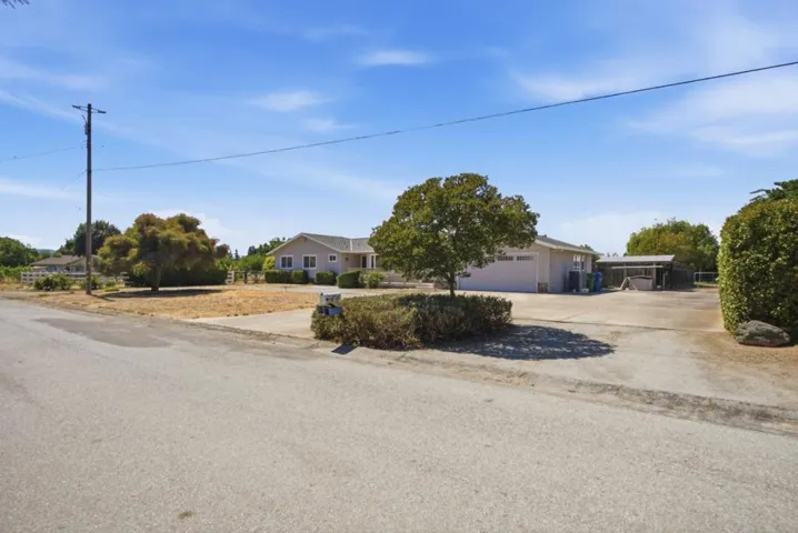1135 Manning Court, San Martin, California 95046