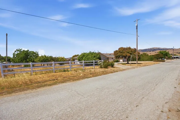 1135 Manning Court, San Martin, California 95046