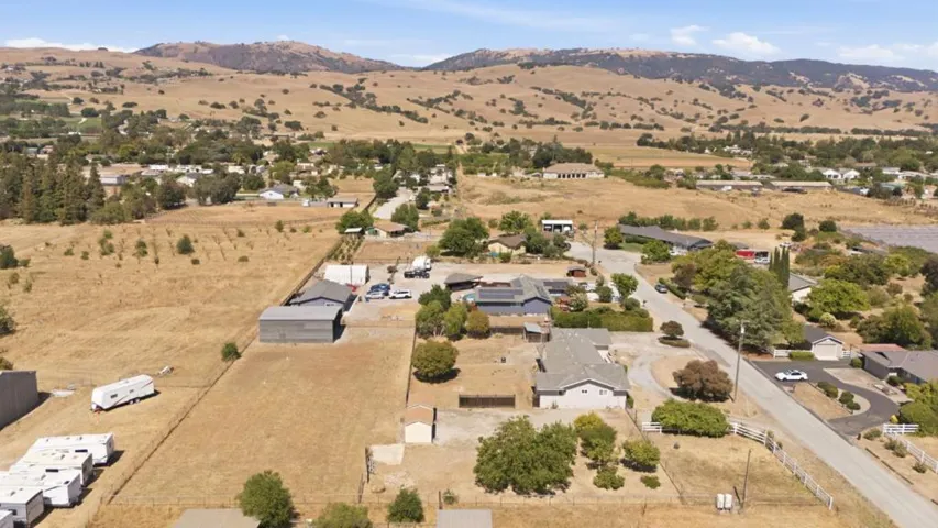 1135 Manning Court, San Martin, California 95046