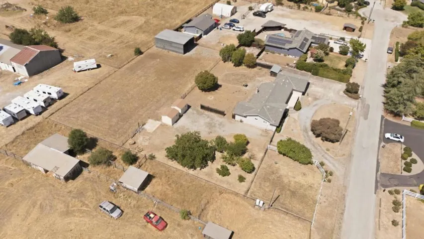 1135 Manning Court, San Martin, California 95046