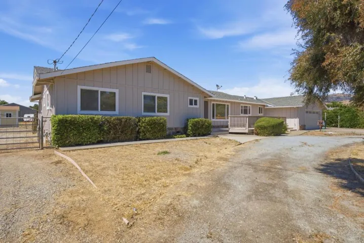 1135 Manning Court, San Martin, California 95046