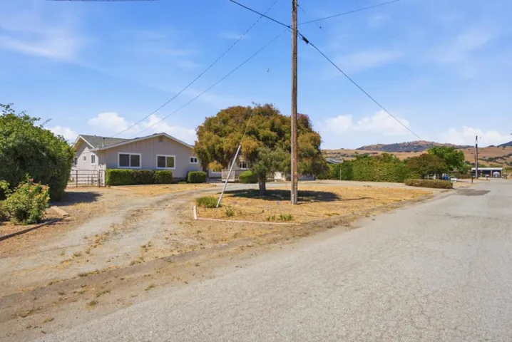 1135 Manning Court, San Martin, California 95046