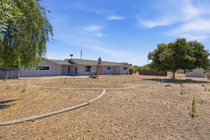 1135 Manning Court, San Martin, California 95046