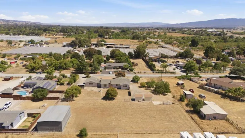 1135 Manning Court, San Martin, California 95046