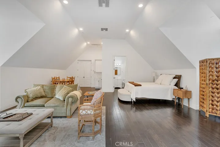 10955 Winnetka Avenue, Chatsworth, California 91311